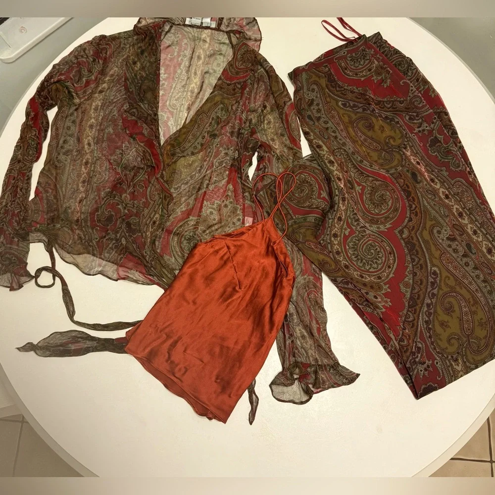 Kay Unger NY beautiful 3 piece set Pants, camo, wrap over shirt size 10 - Picture 1 of 11